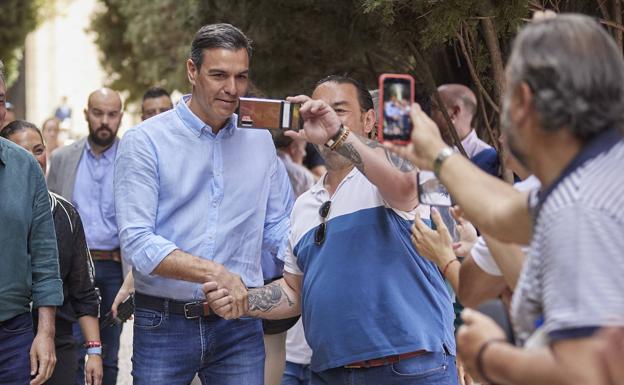 Pedro Sánchez en Granada: «Esto se resume en dos palabras: o derechos o derechas»