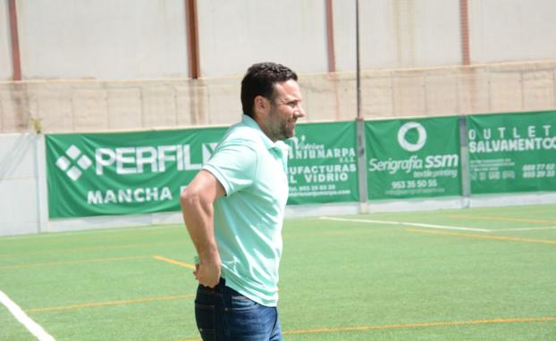 Pedro Bolaños continúa como entrenador del Atlético Mancha Real