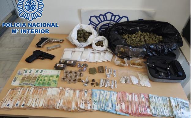 Cae una gran banda de narcos en Motril e incautan drogas, armas, coches y dinero
