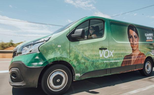 Olona sale a por todas en Andalucía como «foco de esperanza para toda España»