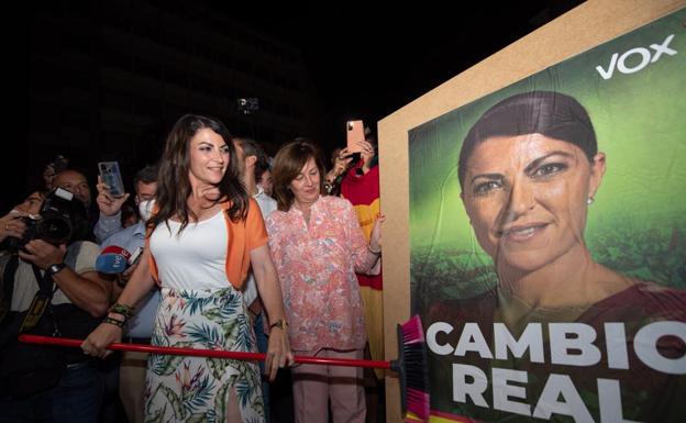 Olona asegura que el 19-J «podemos cambiar el rumbo por completo de Andalucía y España»