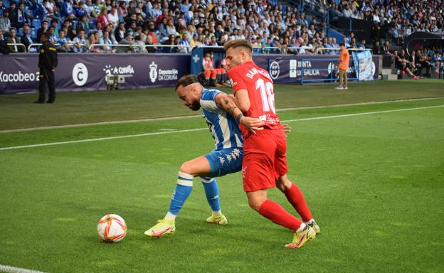 Linares despierta del sueño en Riazor