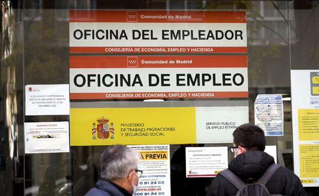El SEPE oferta más de 870 puestos de trabajo en Andalucía con sueldos de hasta 37.000 euros