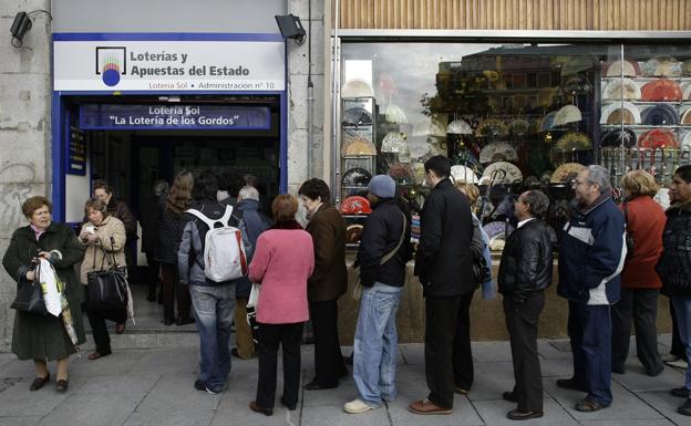 Cómo y dónde cobrar un premio del sorteo de Euromillones