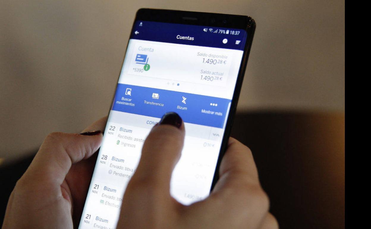 La Guardia Civil alerta de la estafa del 'bizum inverso': cómo evitarla