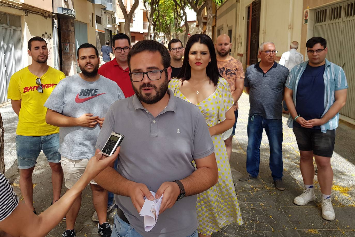 El PSOE acusa a Moreno de dejar la ley LGTBI «escondida en un cajón para no molestar a la ultraderecha»