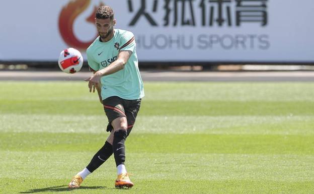 Domingos Duarte se va de vacaciones sin minutos con Portugal