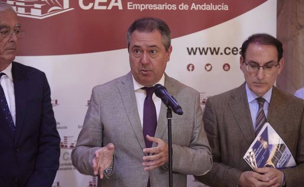 Espadas «felicita» al PP-A por «ganar» en los sondeos pero confía en vencer el 19J en la «encuesta definitiva»