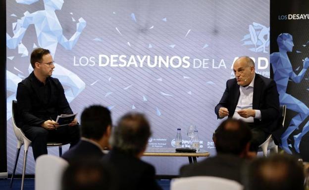 Javier Tebas alaba la gestión llevada a cabo por la UD Almería