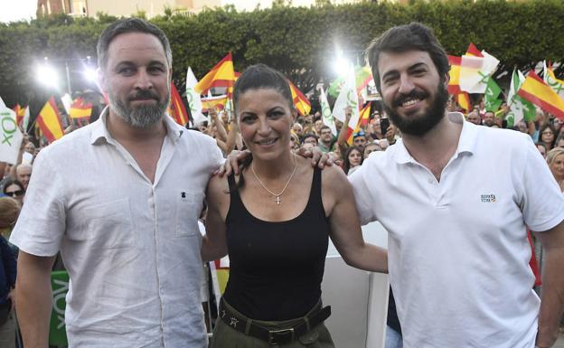 Vox se aferra al bipartito:«En Castilla y León amenazaron con elecciones y se lo comieron»