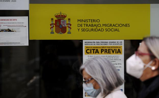 El subsidio especial del SEPE de 463 euros para desempleados con cargas familiares
