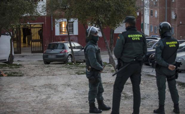 Más de 200 vecinos de Pinos Puente denunciados por defraudación de fluido eléctrico en lo que va de año