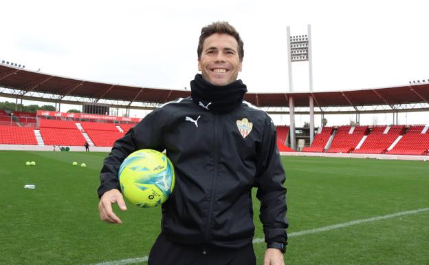 El Almería de Rubi mejora en equilibrio al de Emery y Gracia