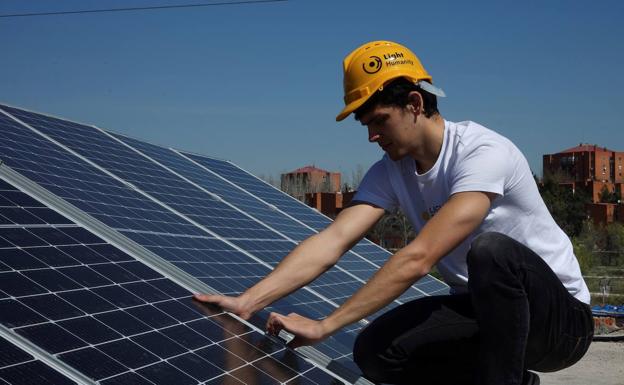 Ofertan 50 plazas en cursos gratis para construir e instalar paneles solares