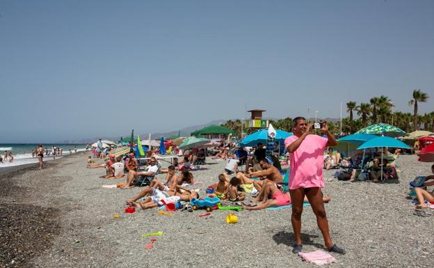 Los granadinos no faltan a su otra cita en la costa