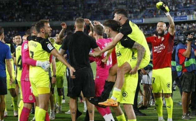 El Girona pone fin a la maldición de los playoffs que empezó en Almería