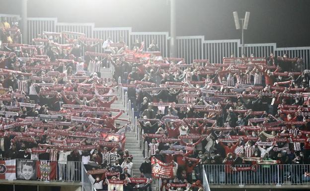 Ver al Almería fuera es vivir en la carretera