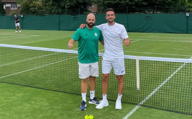 Javier Barranco supera a Facundo Díaz y alarga su sueño en Wimbledon 2022