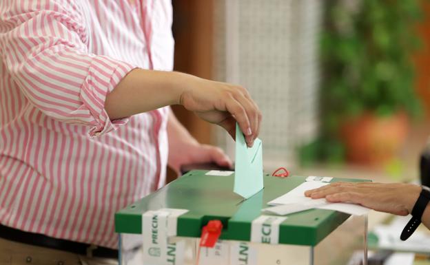 El resultado de las andaluzas pone en alerta a los alcaldes de Almería a un año de las municipales