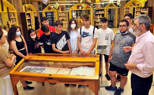 Diversas actividades culturales para la conmemoración del mes de los archivos en Linares