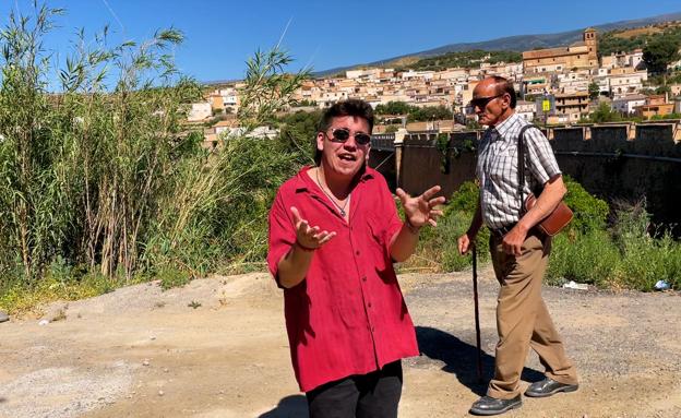 El Niño del Albayzín hace campaña por la vida alpujarreña