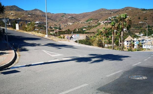 Almuñécar mejora la señalización de conexión con la N-340 y autovía en la zona de La Taramay y Cabria