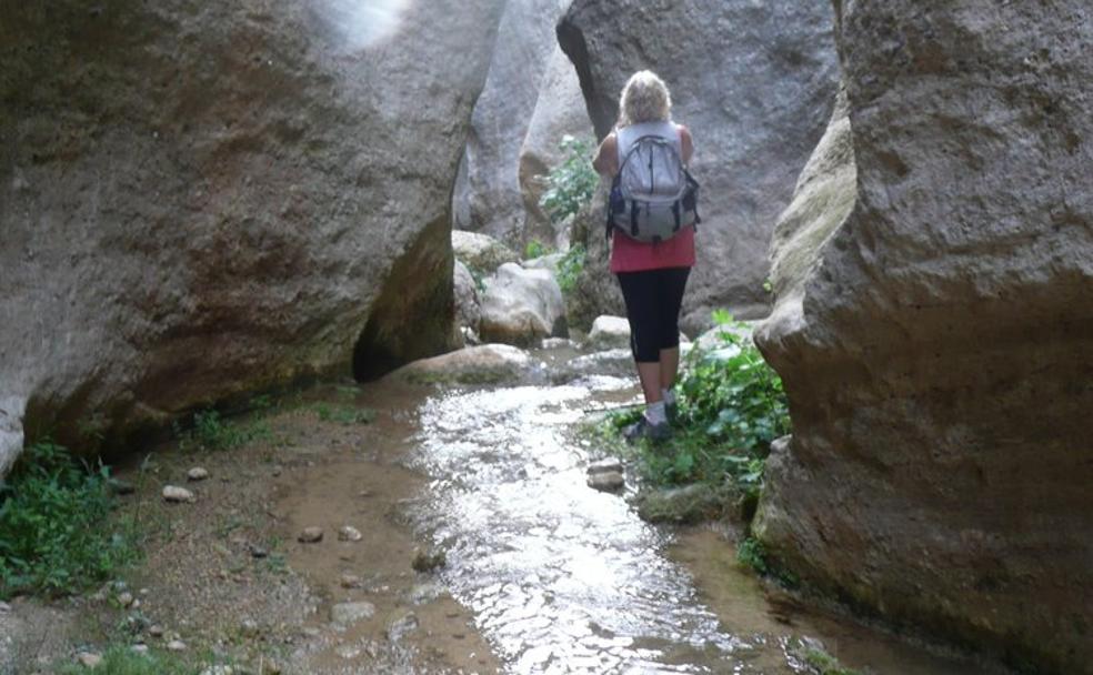 Una ruta por el refrescante 'Cañón del Colorado' de Granada