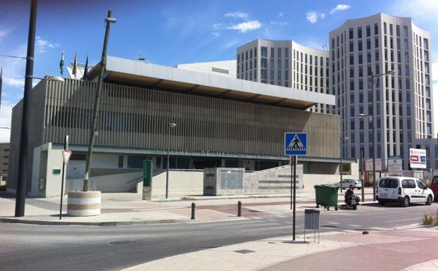 Un seguro, condenado a indemnizar a los padres de un granadino muerto por peritonitis