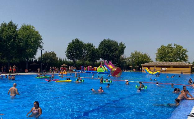 Las 11 piscinas de Granada para refrescarse este verano