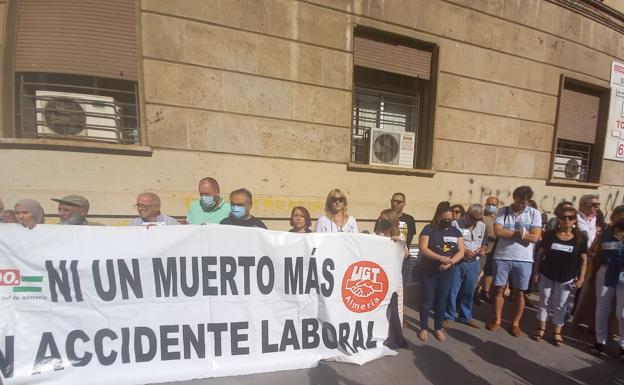 El cuñado del empleado muerto en la planta medioambiental de El Ejido apunta a que trabajaban a oscuras