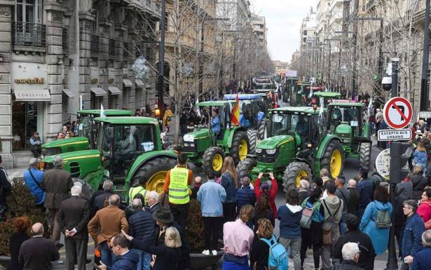 Cuatro horas, 200 tractores, 9,5 kilómetros y 180 policías: así será la gran tractorada en Granada