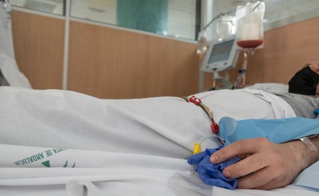 Ángel, donante de médula compatible: «No puedo conocer a quien he ayudado, pero es muy emocionante»