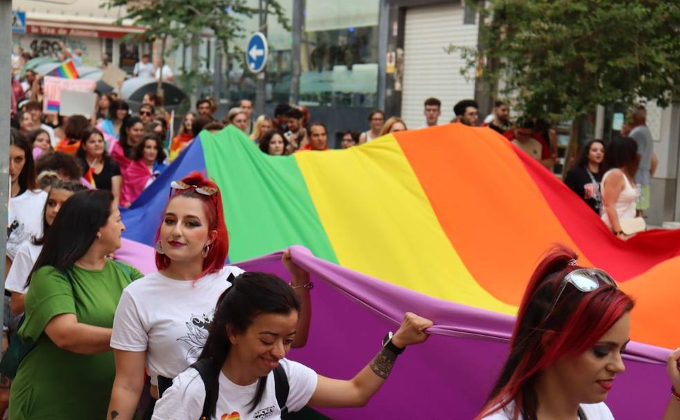 Protesta y fiesta en la marcha del Orgullo