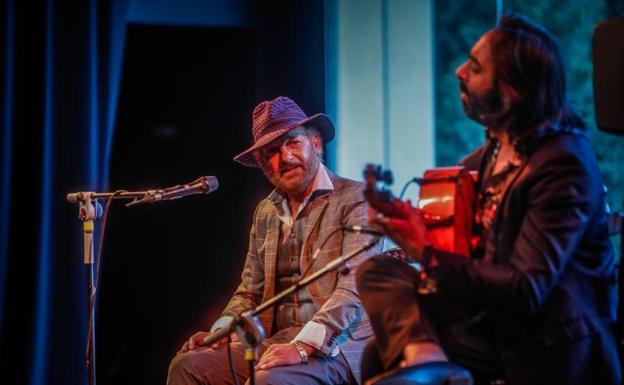 Duquende abandona a medio recital y desprestigia al flamenco