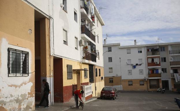 Apuñala a un joven en Motril y la familia sale en su búsqueda con una escopeta para ajustar cuentas