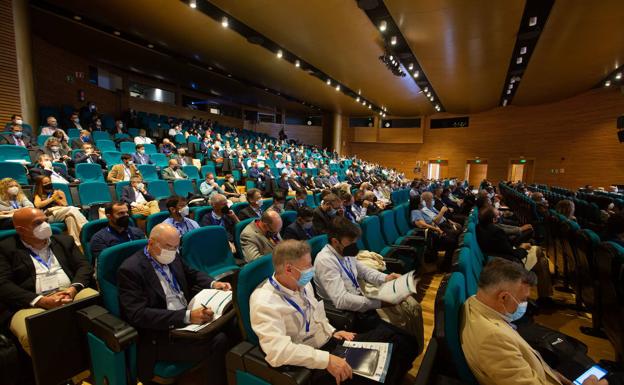 El Ayuntamiento pide a la Junta que dé al Palacio de Congresos el mismo trato que a Sevilla y Córdoba