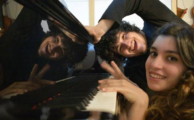 El Dúo Doré ofrece un recital solidario con piano a cuatro manos mañana en el Hospital Real