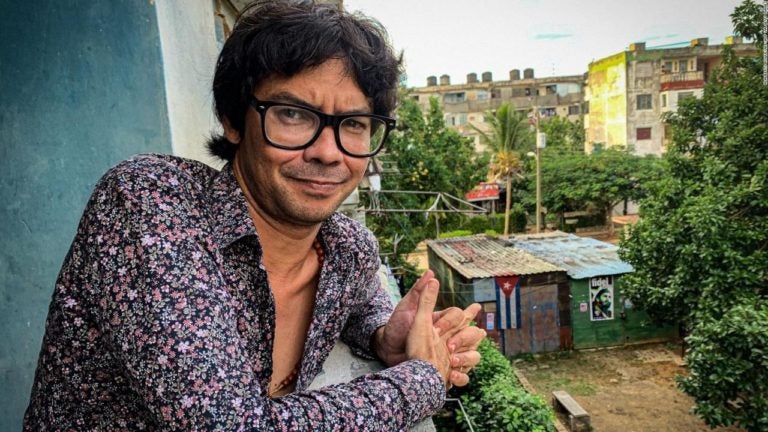 Granada acoge una charla con el disidente cubano Yunior García Aguilera