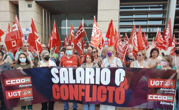 Los sindicatos amenazan con calentar el otoño con conflicto social si la patronal no sube salarios