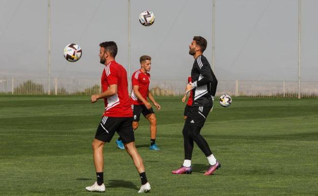 El agente de Maximiano llega para sellar su salida