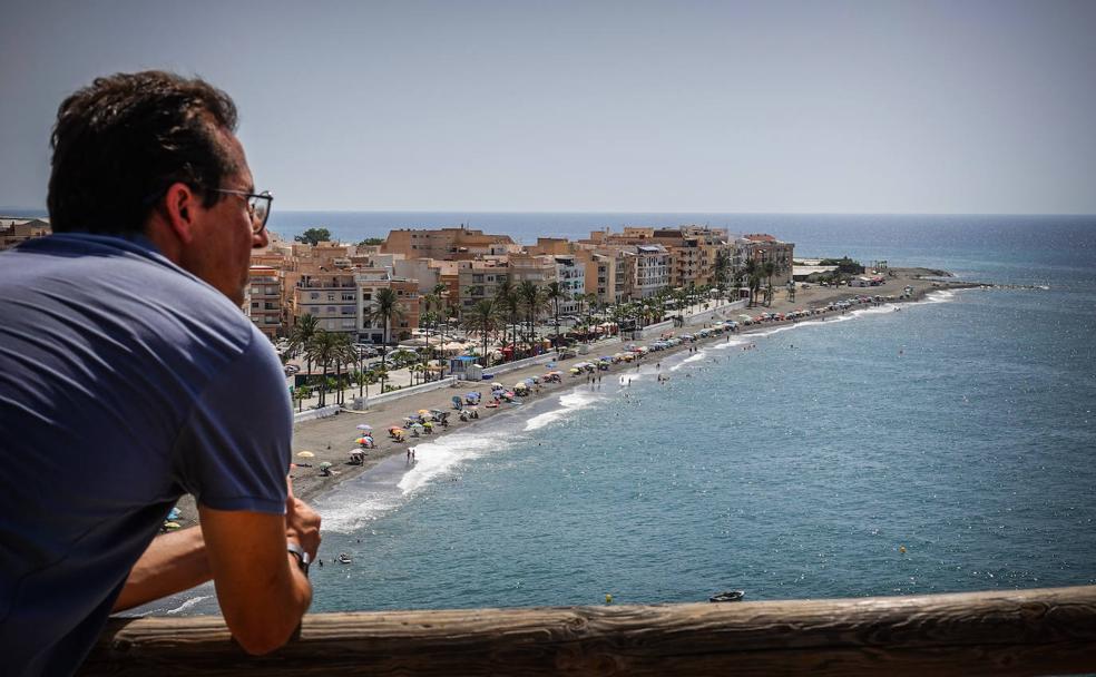 Donde la Alpujarra se descuelga en el mar