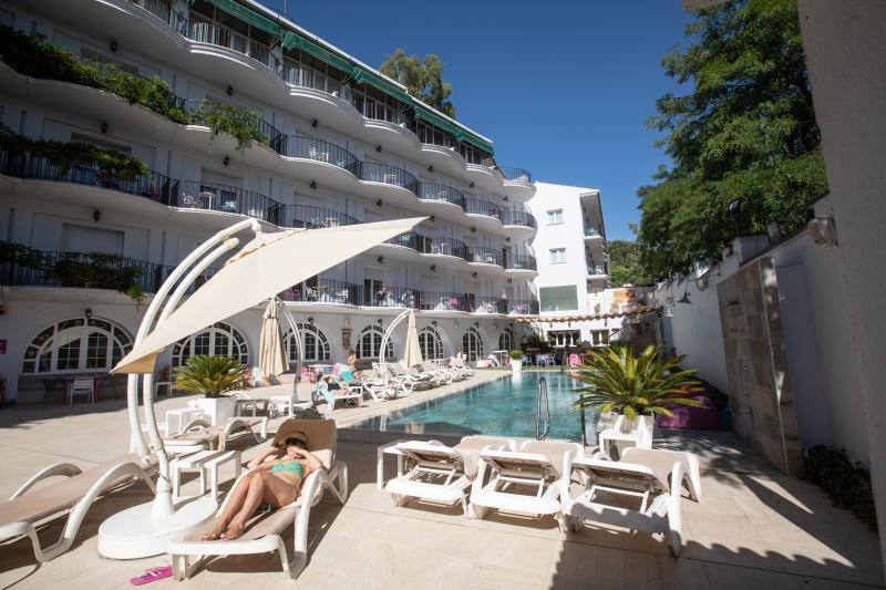 La brusca caída de reservas para el verano alarma a los hoteles de Granada capital