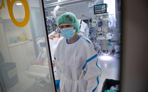 La mayoría de los ingresados por covid tiene más de 65 años y otras patologías