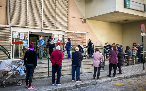 Andalucía se pronuncia sobre una nueva ola covid y la variante centauro