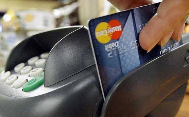 Expertos alertan sobre el límite máximo de dinero en las tarjetas de crédito