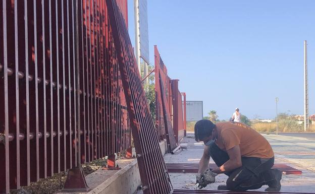 El recinto ferial renovará su vallado perimetral y sus puertas de acceso antes de la Feria