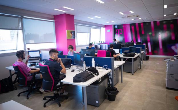 La 'colonia tecnológica' de 300 rusos en Granada: viviendas, sanidad y colegios