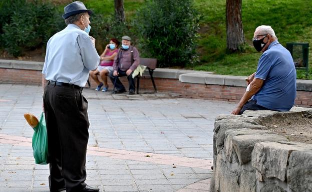 ¿Quiénes pueden cobrar la pensión máxima en España en 2022?