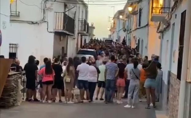 Entendimiento mutuo para que las aguas vuelvan a la calma en Peal de Becerro