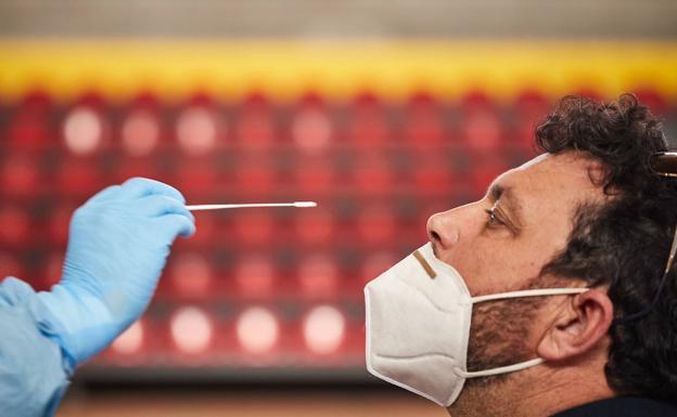 Un médico desvela los nuevos síntomas de la covid-22 y cómo se transmite ahora